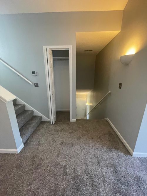 N17W26887 E Fieldhack Dr, Pewaukee, WI, 53072-5568 | Card Image