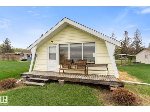 210 2 St, Gunn, AB, T0E1A0 | Card Image