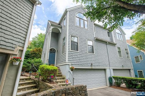 43 Tanager Ct, Wayne, NJ, 07470-8435 | Card Image