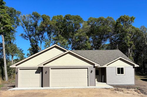 814 Pine Cir, Royalton, MN, 56373-9152 | Card Image
