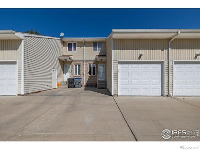 2168 W Meadow Court, Townhouse with 3 bedrooms, 2 bathrooms and 1 parking in Longmont CO | Image 3