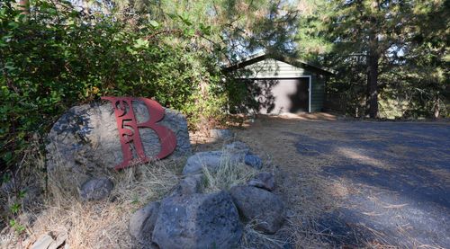 951 Ponderosa Dr, Klamath Falls, OR, 97601-1968 | Card Image
