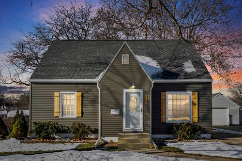 252 Derbyshire Rd, Waterloo, IA, 50701-4148 | Card Image