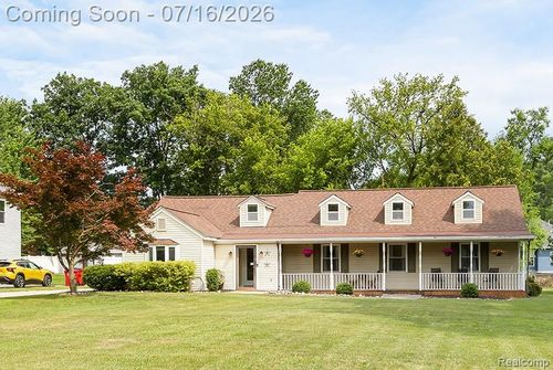 7677 Washburn, Washington Twp, MI, 48094-2887 | Card Image