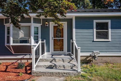 42 Lannon Ave, Dracut, MA, 01826-2337 | Card Image