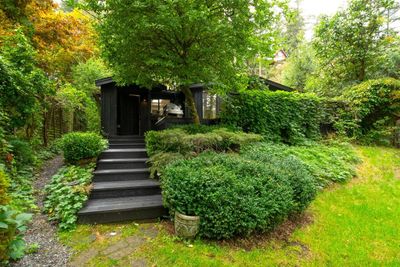 1270 Miller Rd, House other with 2 bedrooms, 1 bathrooms and 3 parking in Bowen Island BC | Image 2