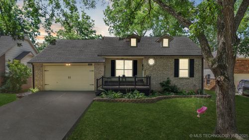 9724 166th St, Bixby, OK, 74008-6217 | Card Image