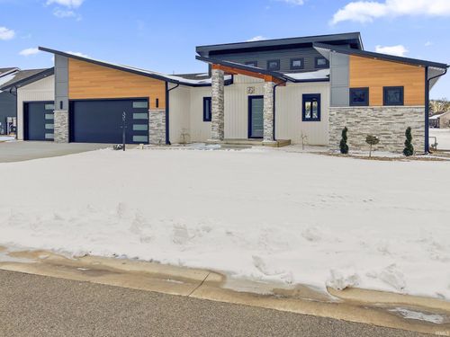 53284 Winfield Ct, Bristol, IN, 46507-1320 | Card Image