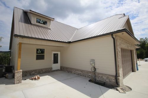 318 Blue Moon Rdg, Smithville, TN, 37166-2241 | Card Image