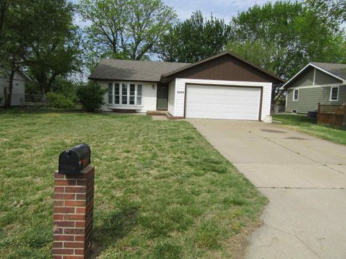 2742 Linda Ln, Salina, KS, 67401-7760 | Card Image