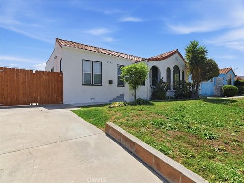 2042 W 75th Street, Los Angeles, CA, 90047 | Card Image