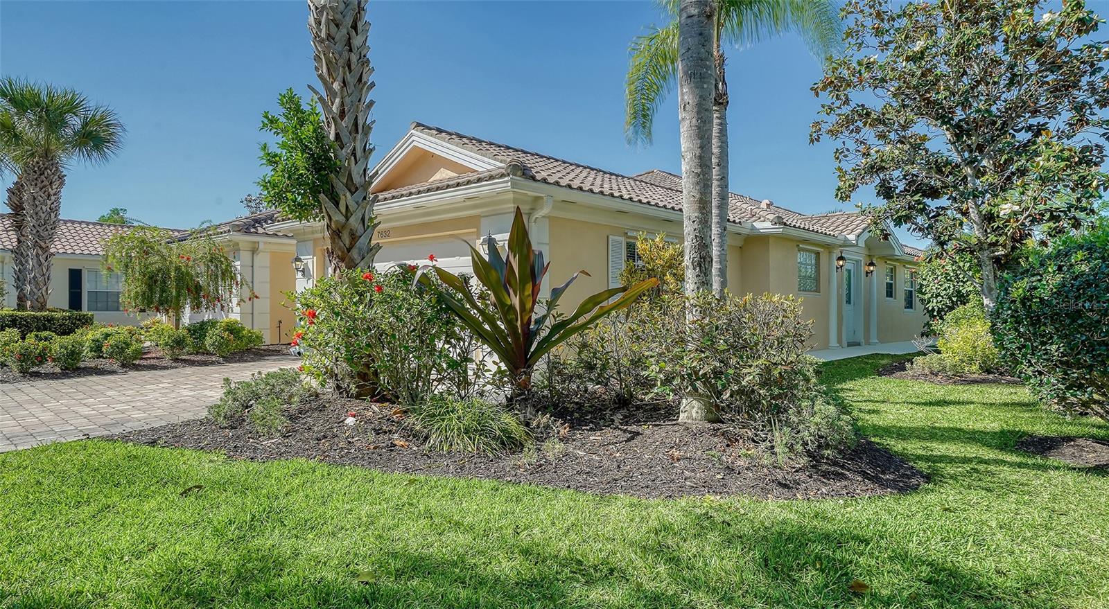 Camminare Dr, Sarasota, FL 34238
