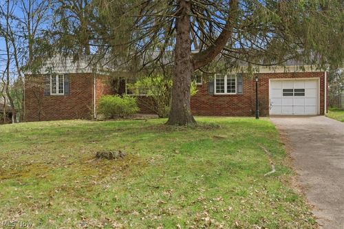716 Briscoe Rd, Parkersburg, WV, 26104-1028 | Card Image