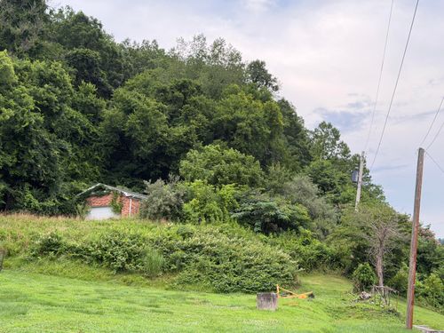 2 Black Powder Ln, Salyersville, KY, 41465 | Card Image