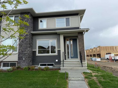 302 Sundown Road, Cochrane, AB, T4C3H2 | Card Image