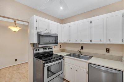 412 - 2191 Ne 68th St, Condo with 2 bedrooms, 1 bathrooms and null parking in Fort Lauderdale FL | Image 3