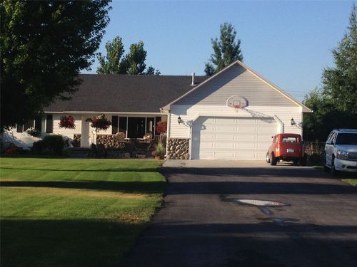 513 Jared Way, Corvallis, MT, 59828-9233 | Card Image