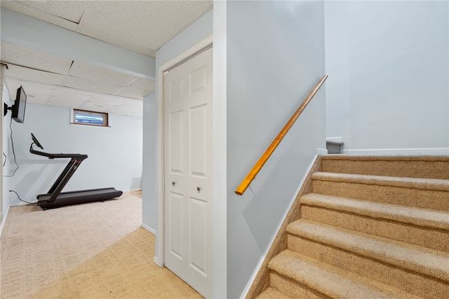 927 Castlegate Cir, House other with 3 bedrooms, 3 bathrooms and 2 parking in Greensburg PA | Image 20
