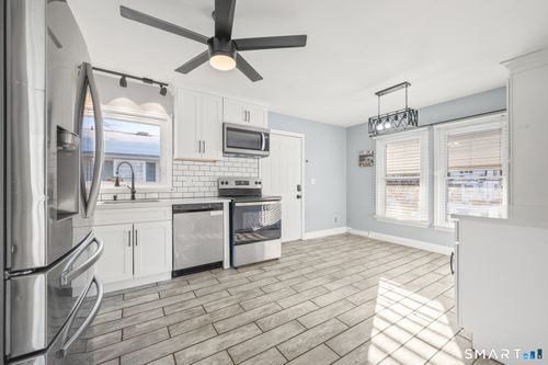 24 Pearl St, Glastonbury, CT, 06033-1013 | Card Image