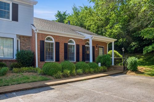 2131 Benton Hall Ct, Columbia, TN, 38401-5825 | Card Image