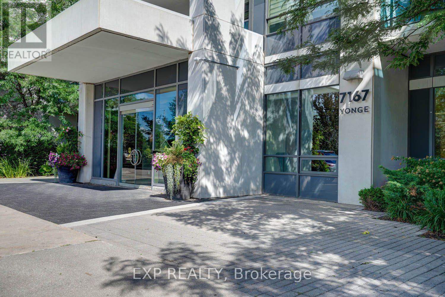 Residential in Markham (Thornhill) 2