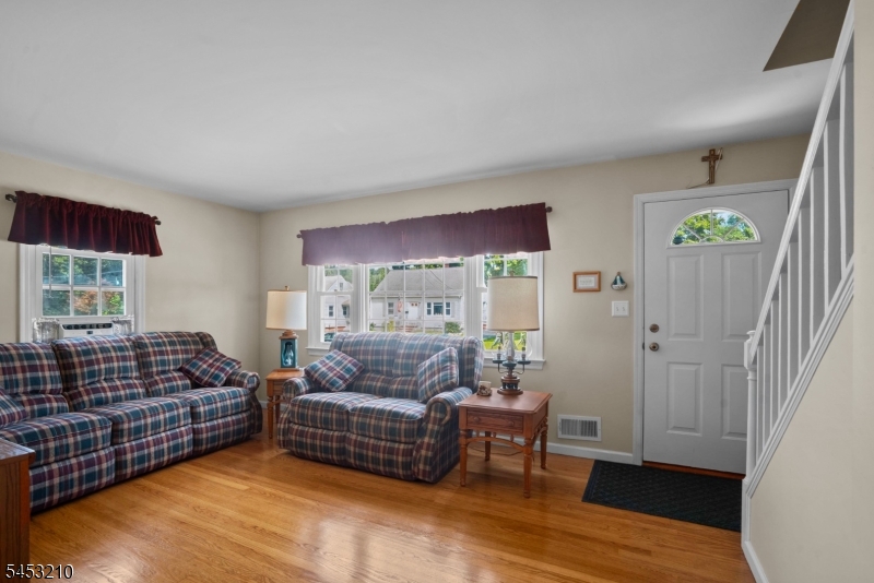 Residential in Bloomingdale Boro 5