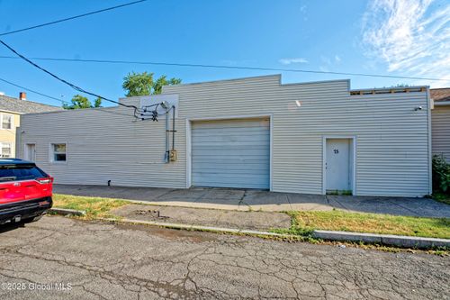 75 Jackson Ave, Cohoes, NY, 12047-3320 | Card Image