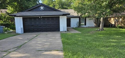 430 Kirby Creek Dr, Grand Prairie, TX, 75052-6429 | Card Image