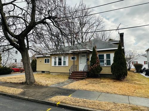 7 Westland Ter, Newton, MA, 02465-1524 | Card Image