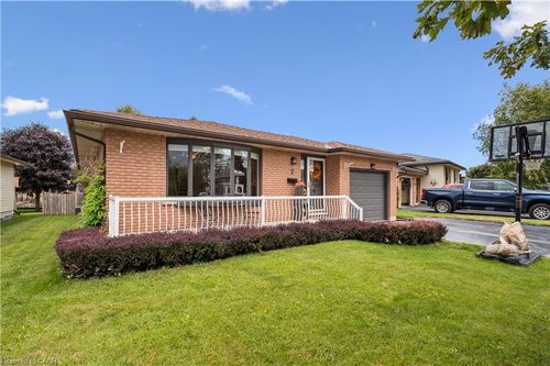 7 Eastview Dr, Arthur, ON, N0G1A0 | Card Image