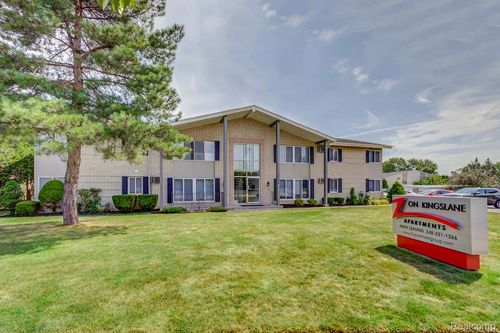 8-33354 Kingslane, Farmington, MI, 48336 | Card Image