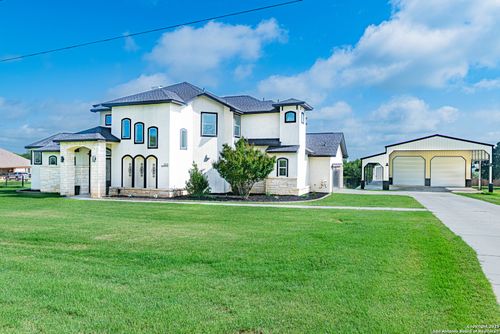 508 Wagon Train Rd, La Vernia, TX, 78121-4669 | Card Image