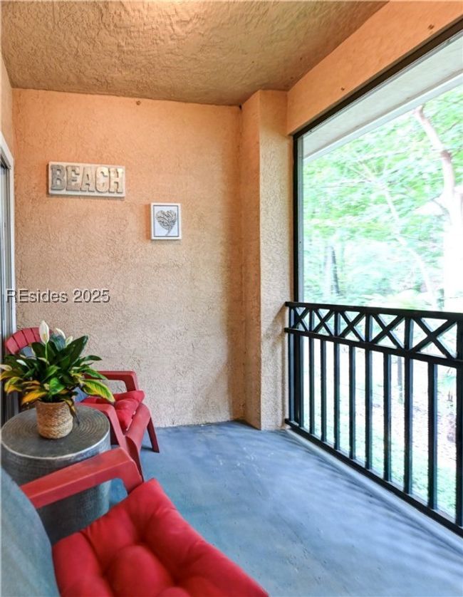 APT-1720 - 4 Indigo Run Dr, Condo with 2 bedrooms, 2 bathrooms and null parking in Hilton Head Island SC | Image 25