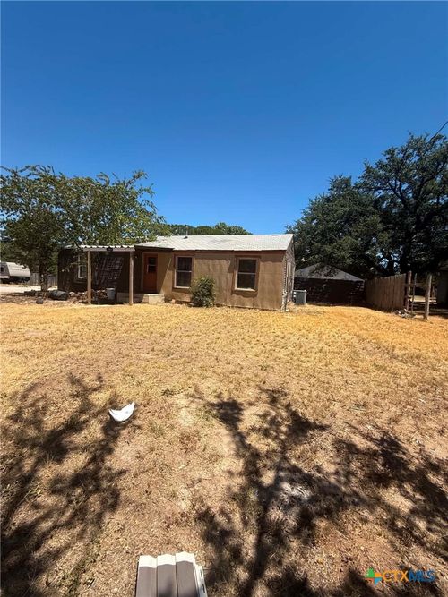 207 N Broad St, Lampasas, TX, 76550-1810 | Card Image