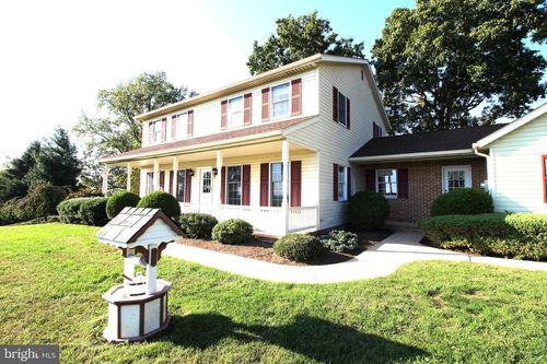 726 Stonecrest Dr, NEW HOLLAND, PA, 17557-9309 | Card Image