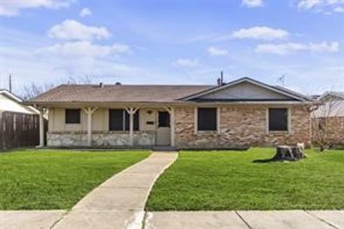 2801 Laramie St, Irving, TX, 75062-7254 | Card Image