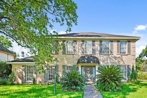 1007 Woodbank Dr, Taylor Lake Village, TX, 77586-4012 | Card Image