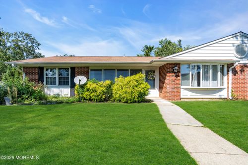 a-915 Dumbarton Dr, Lakewood, NJ, 08701 | Card Image