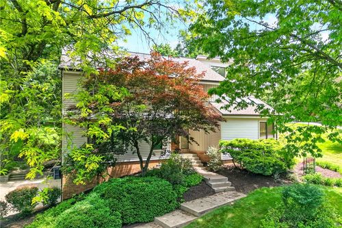 105 Northbrook Dr, Gibsonia, PA, 15044-8983 | Card Image