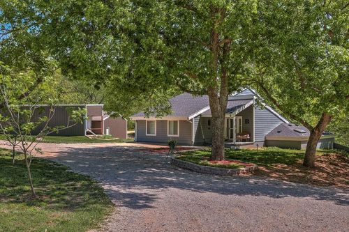 30117 Shady Oak Dr, Arkansas City, KS, 67005-6168 | Card Image