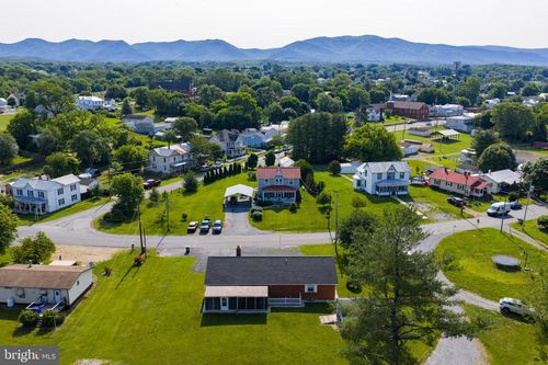 203 2nd St, SHENANDOAH, VA, 22849-1507 | Card Image