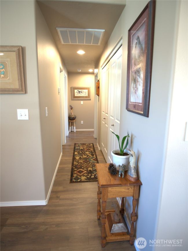 1028 W Sequoia Rd, House other with 3 bedrooms, 2 bathrooms and 2 parking in Moses Lake WA | Image 7