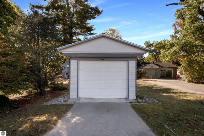 1037 E State St, House other with 2 bedrooms, 1 bathrooms and null parking in Traverse City MI | Image 21