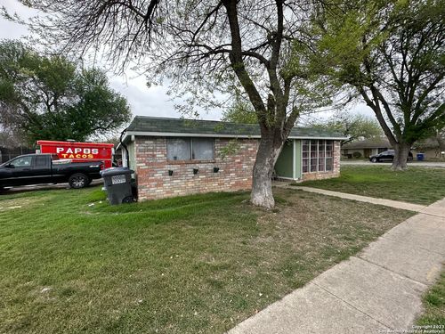 5739 Stiffkey Dr, San Antonio, TX, 78228-5663 | Card Image