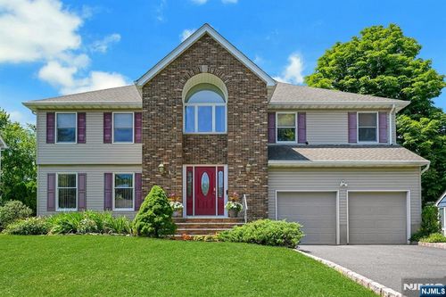 885 Summit Ave, River Edge, NJ, 07661-2330 | Card Image