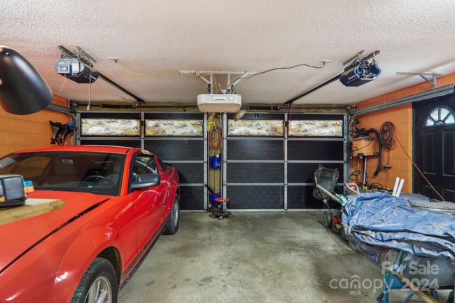 2-car garage | Image 40