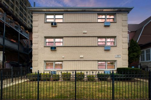 2c-1238 W Pratt Blvd, Chicago, IL, 60626-4399 | Card Image
