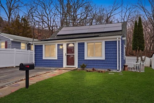 86 Indian Rd, Waltham, MA, 02451-3241 | Card Image