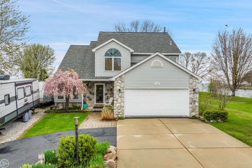 37330 Lakeshore Dr, Harrison Township, MI, 48045-2842 | Card Image