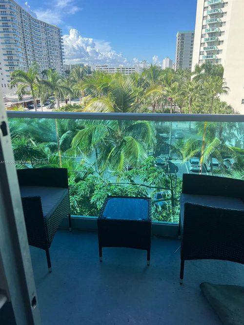 5e-4001 S Ocean Dr, Hollywood, FL, 33019-3019 | Card Image